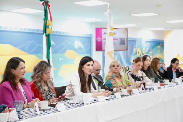 Kenia López Rabadán urge reglas fiscales que den confianza a empresas